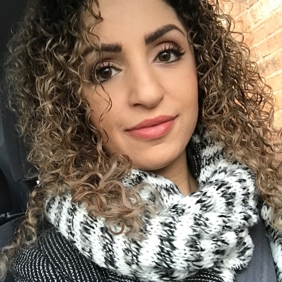 Meet your Posher, Violet - Picture 1 of 1